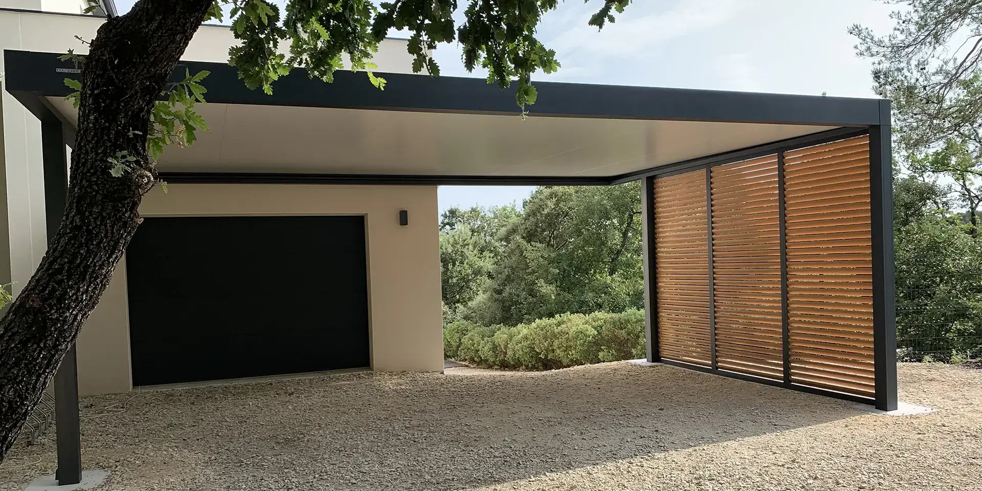 carport 2 voitures sur mesure à Avignon, protection moderne et durable