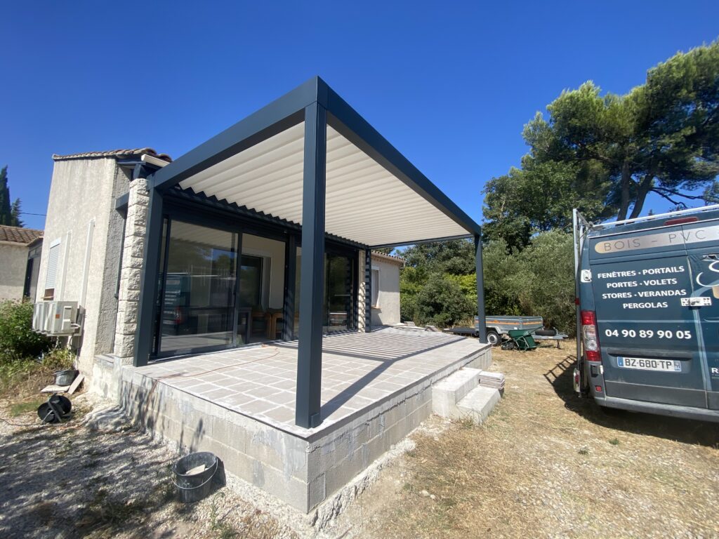 Pergola bioclimatique chateauneuf de gadagne