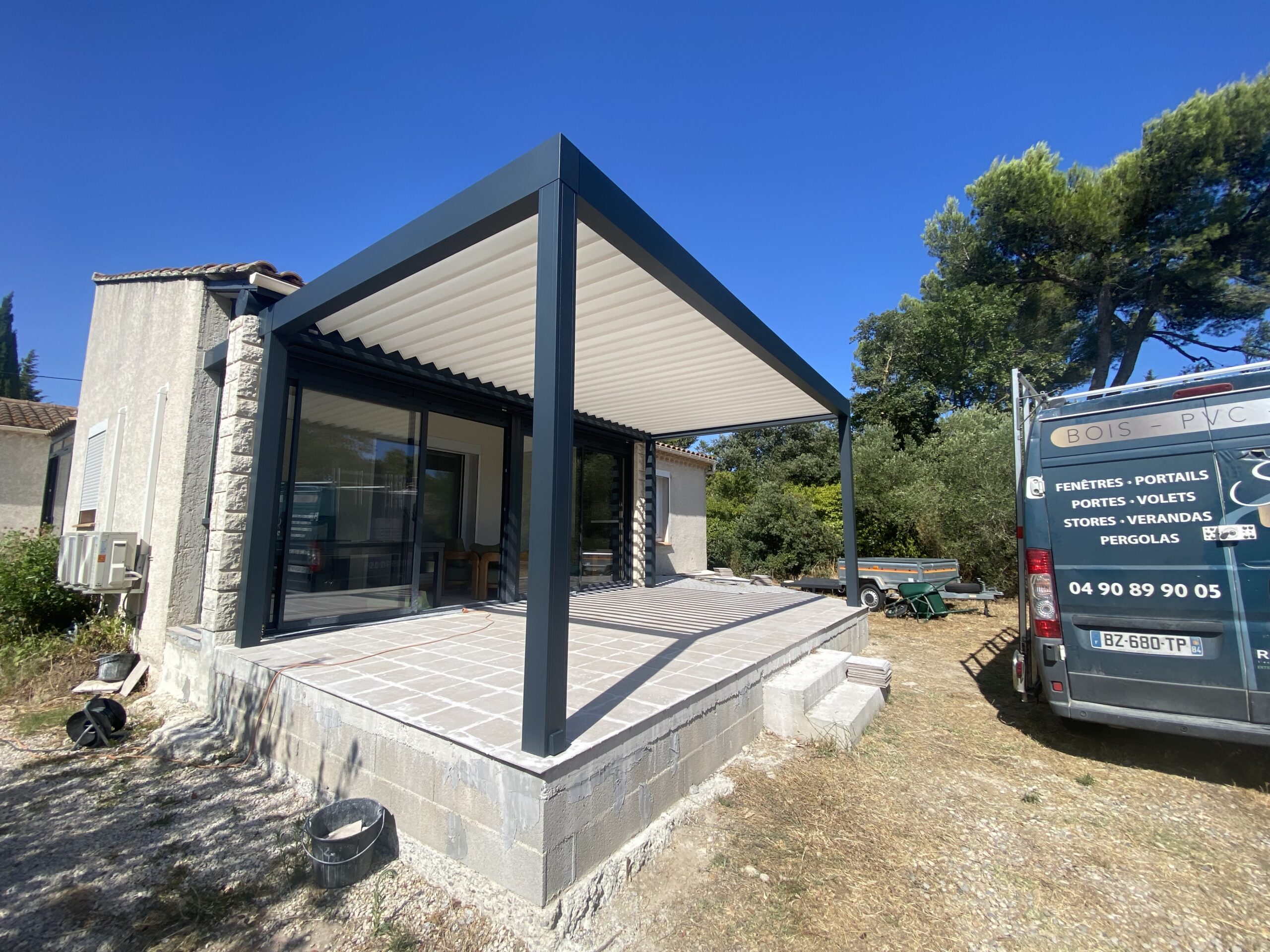 Pergola bioclimatique chateauneuf de gadagne