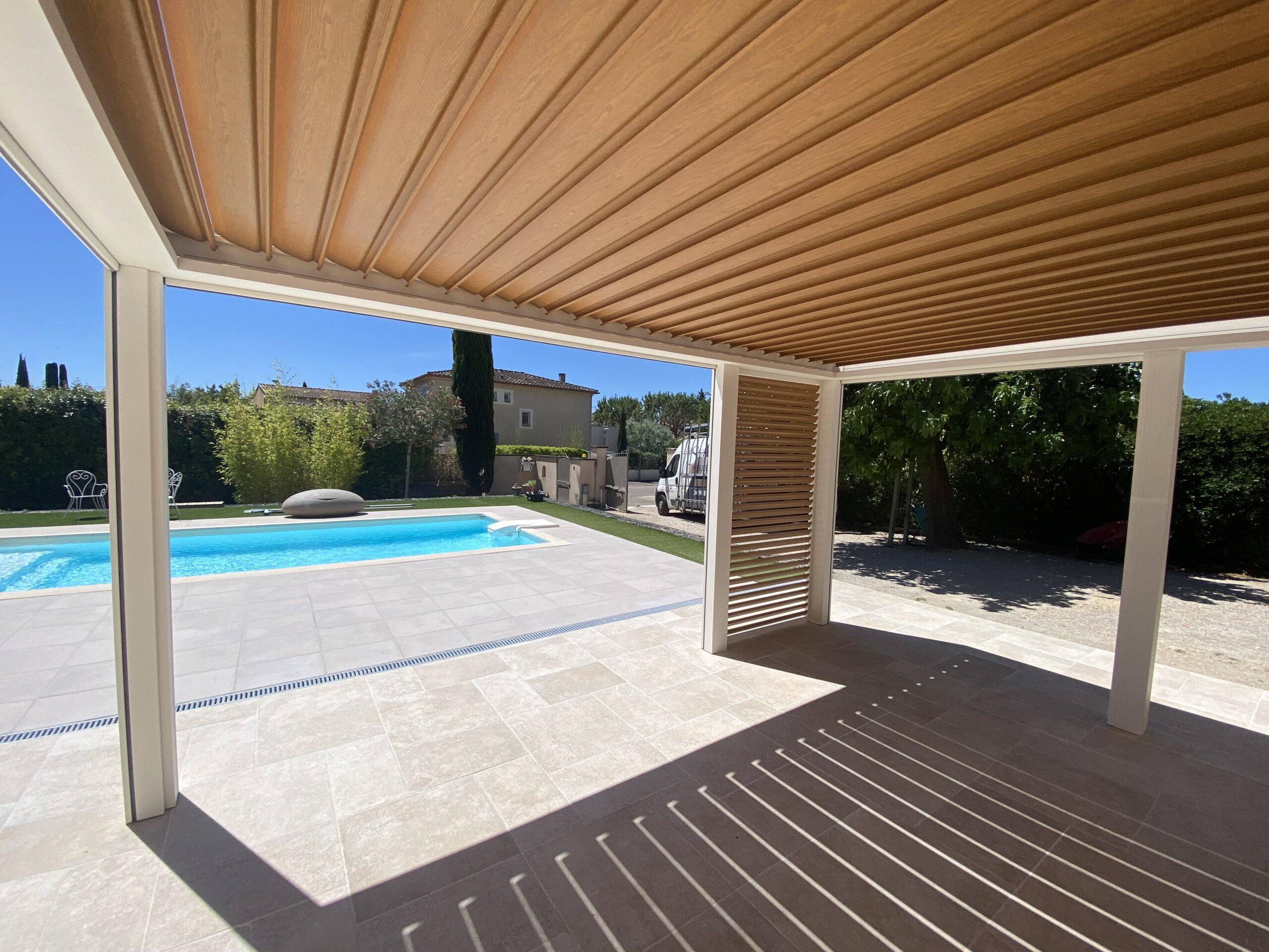 Pergola bioclimatique sur Orange vaucluse