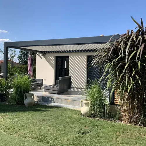 pergola bioclimatique personnalisée à Avignon, créez l'espace de vie de vos rêves
